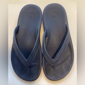 Gently Worn Crocs Thongs/Flip Flops Sandals Women’s 7, Men’s 5